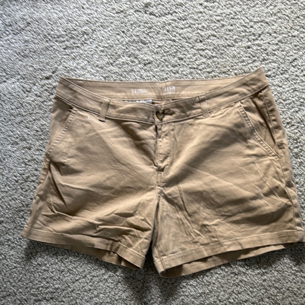 a.n.a Women's Tan Shorts
